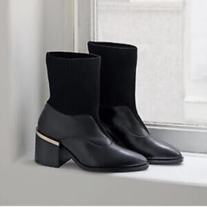Universal Standard Leather Porto Ankle Sock Boots Women's Made in Portugal Sz 7
